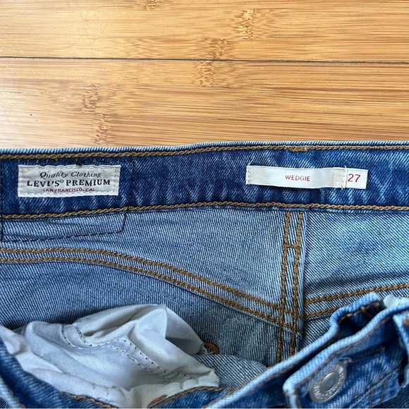 Levi's Wedgie Straight Leg Button Fly Classic Blue Jeans size 27 - Picture 5 of 12